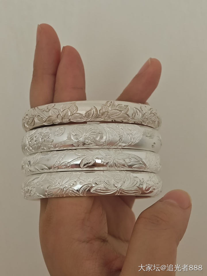 建工家到了三个宝贝_银