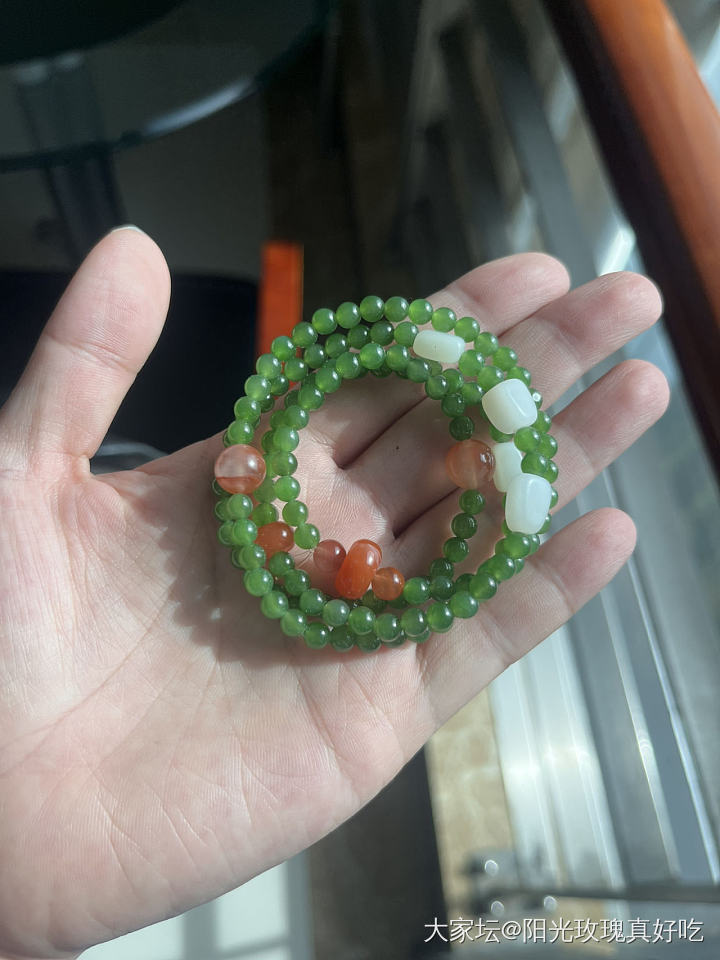 好久没有晒石头了_珠串和田玉