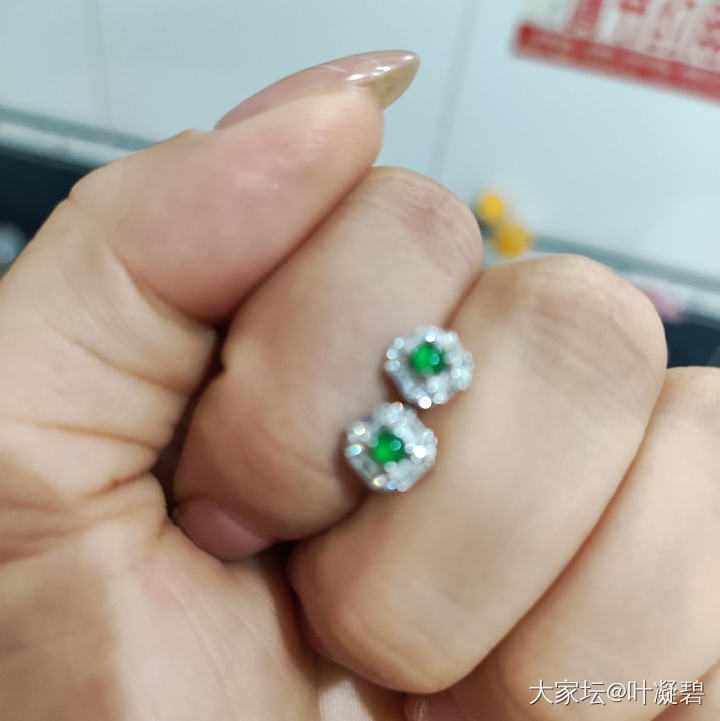 今天的戒指跟裙子很搭_翡翠