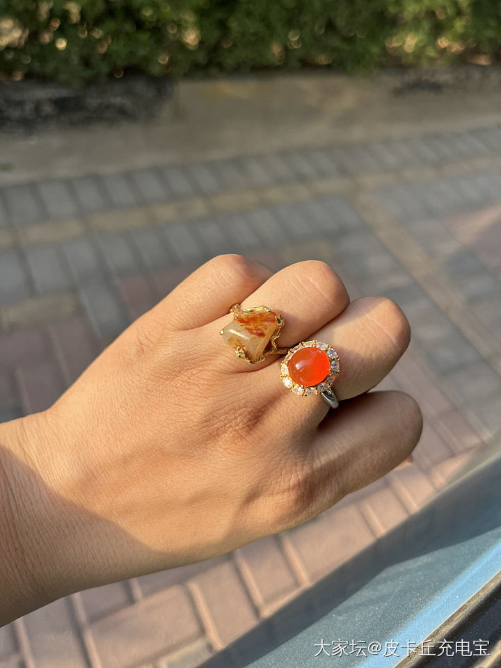 小百的快乐_戒指南红