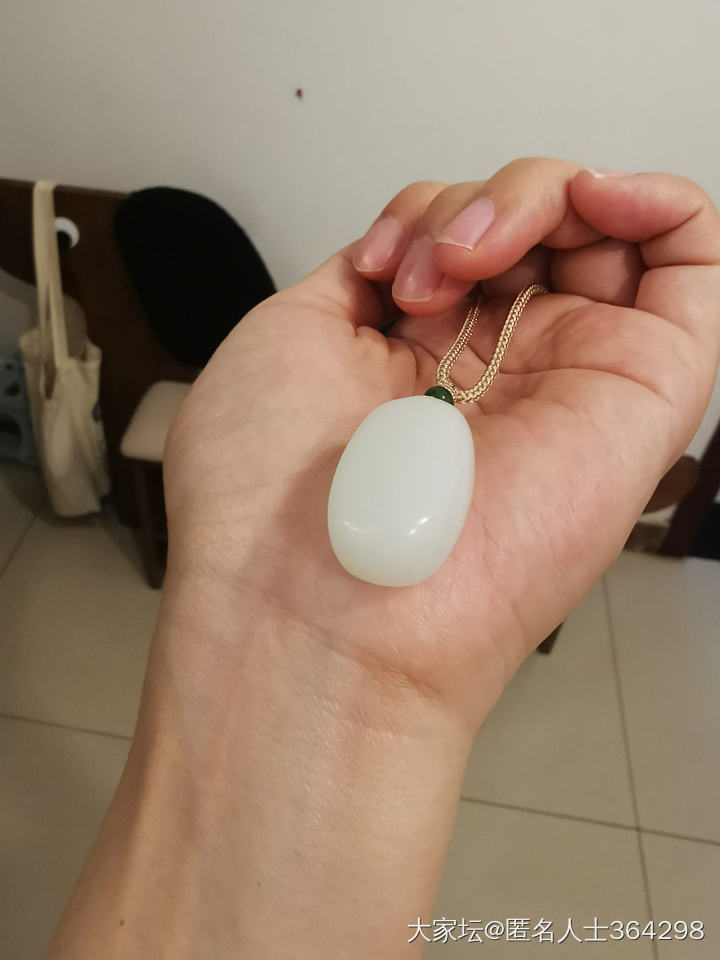 给闺女淘到了一块小年糕，实物到手墩墩的还挺可爱。_和田玉