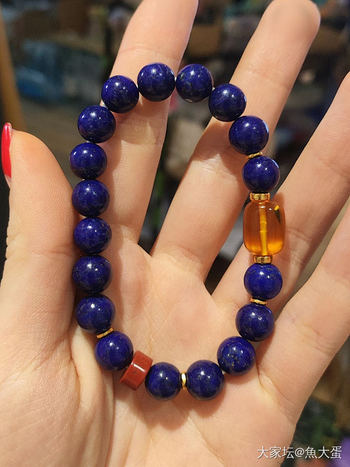 青金石还是和金子最配_珠串青金石