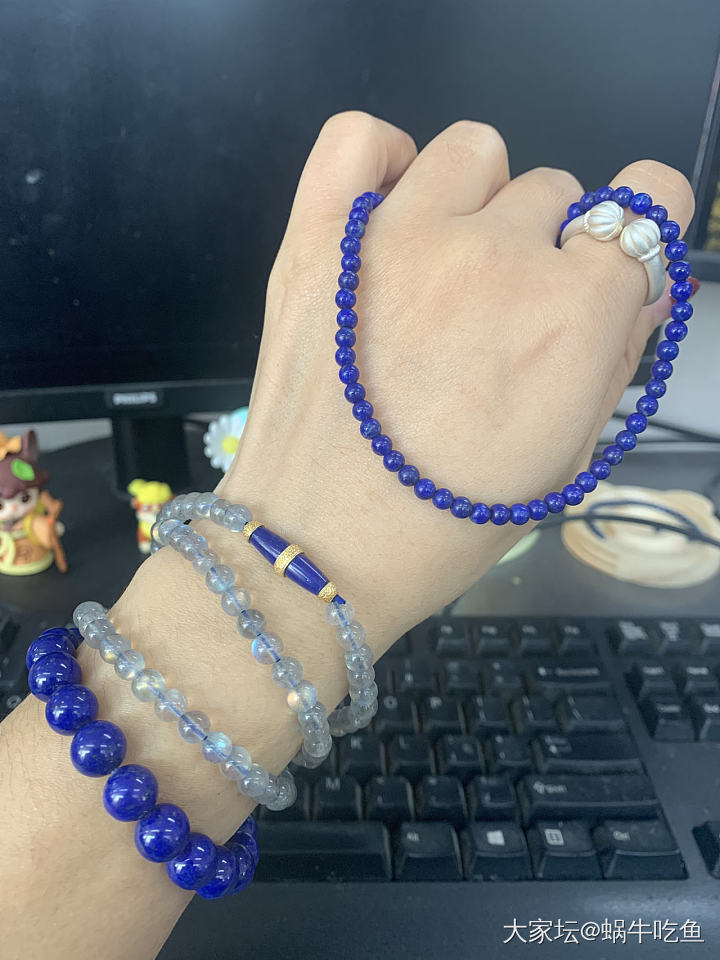 青金石还是和金子最配_珠串青金石