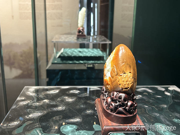 苏博偶遇吴灶发和田玉展_玉工和田玉