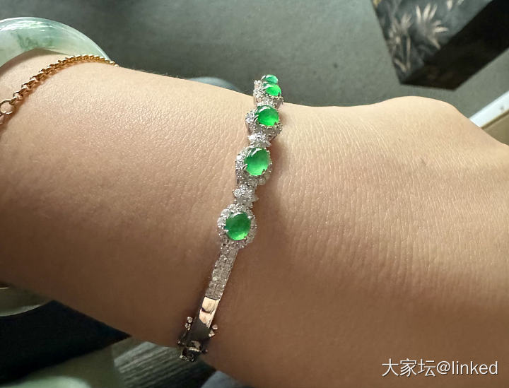 这是个悲伤的故事_翡翠