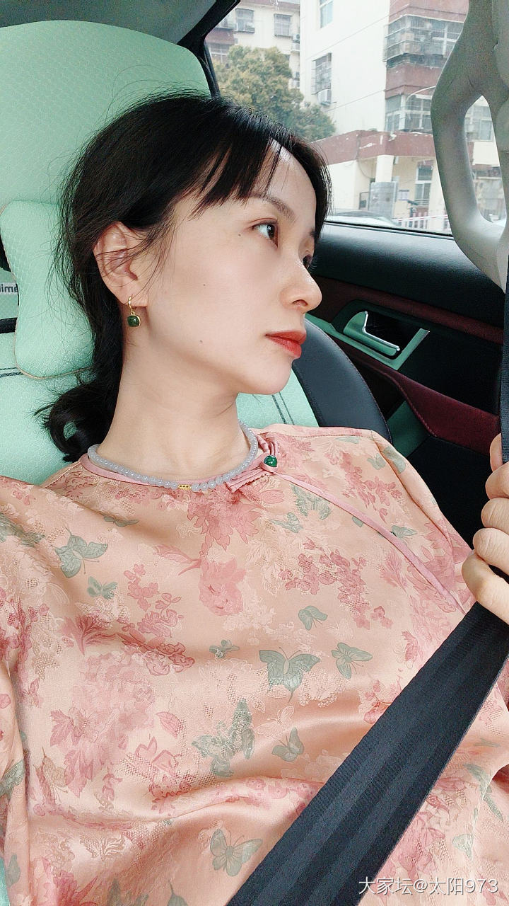有的人就是适合灰色调_和田玉