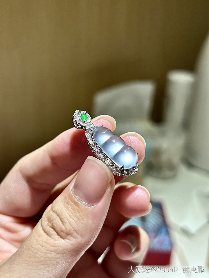 越看越爱💕_吊坠翡翠