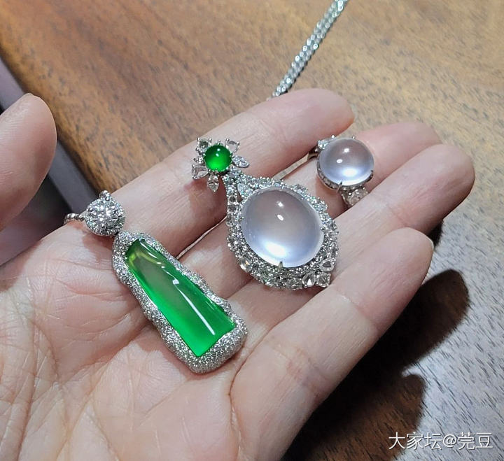 手残党😭_项链翡翠