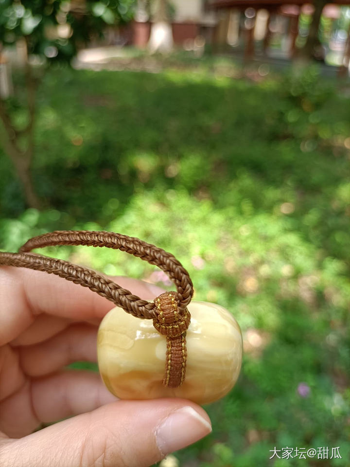 很喜欢的一块蜜蜡藏扣_蜜蜡琥珀蜜蜡