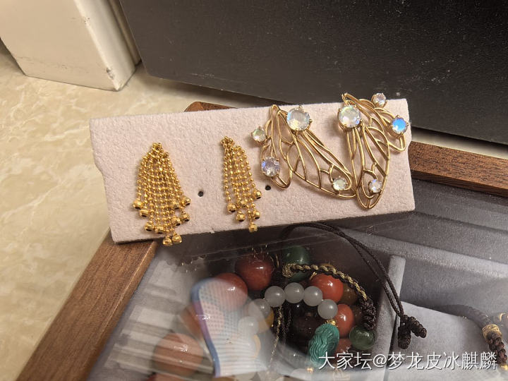 啊啊啊，姐妹们以后避雷这个款_耳饰金
