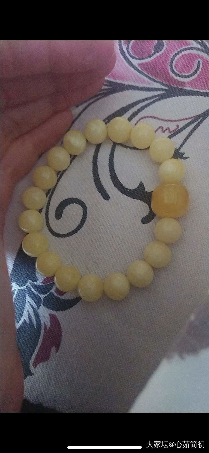 从柠檬黄色到咸鸭蛋黄色，乌料蜜蜡氧化太厉害了_琥珀蜜蜡