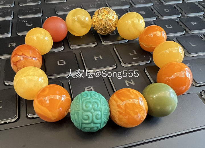 从柠檬黄色到咸鸭蛋黄色，乌料蜜蜡氧化太厉害了_琥珀蜜蜡