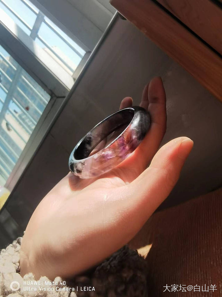 极光23裂了😭😭😭_水晶