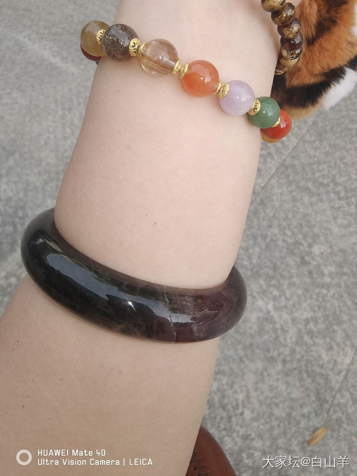 极光23裂了😭😭😭_水晶