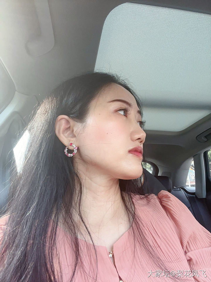 耳环其实也是大的好看_彩色宝石