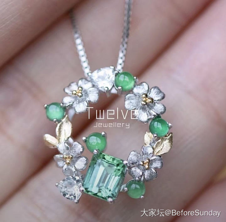 耳环其实也是大的好看_彩色宝石