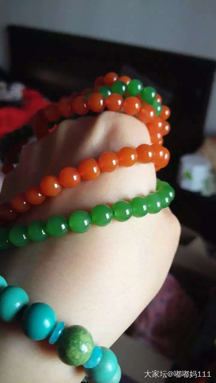 南红冰粉会不会成为南红中的苹果绿，一飞冲天？各种背景色彩不同顶级悬案高度还原！～_珠串南红