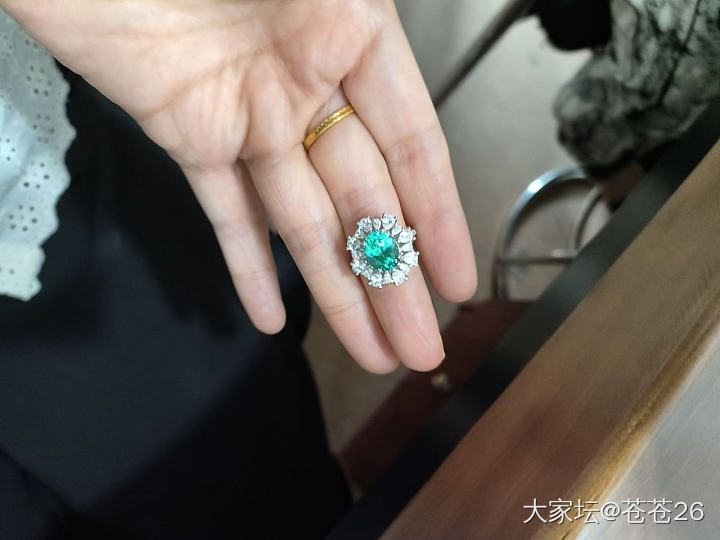 夏天想要一抹清爽的颜色_戒指彩色宝石