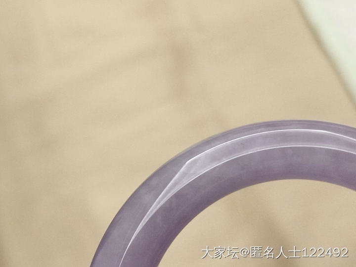 请问这个镯子能看到多少钱？_翡翠