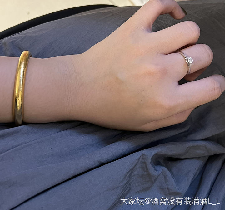 试试马蹄镯_手镯金