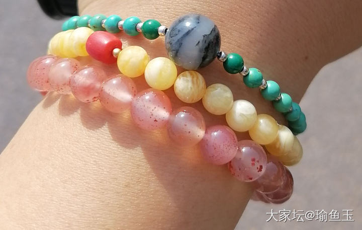 晒太阳_琥珀蜜蜡珠串手链玉髓玛瑙和田玉