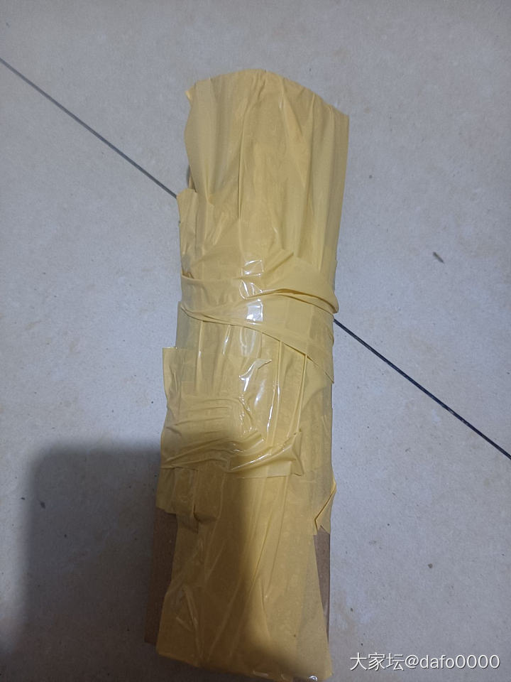 现在科技发达到再也不用等快递小哥了。
昨天搞了一对两棱的核桃送坛友，
出门直接放...