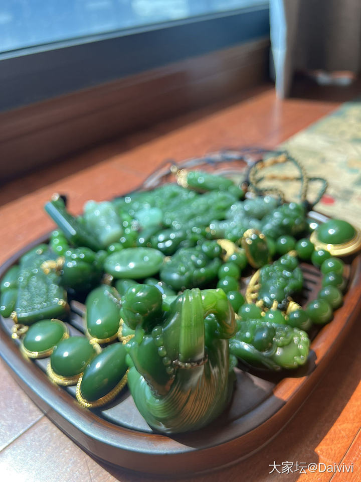 绿水青山就是金山银山。_碧玉