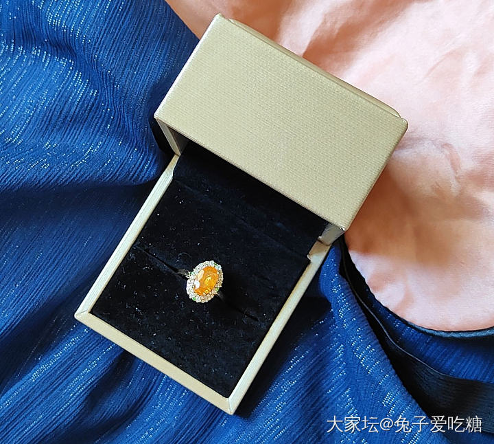 来一杯芬达汽水儿_彩色宝石