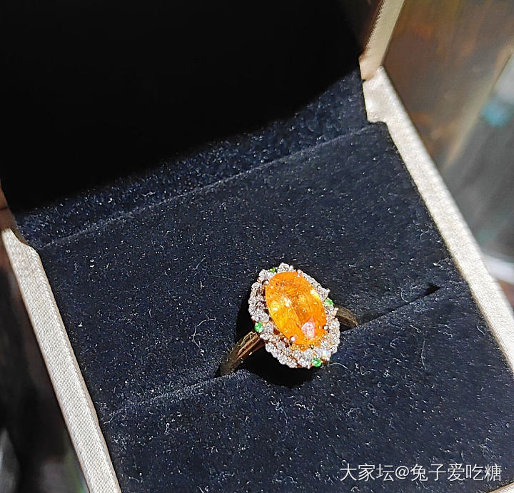 来一杯芬达汽水儿_彩色宝石