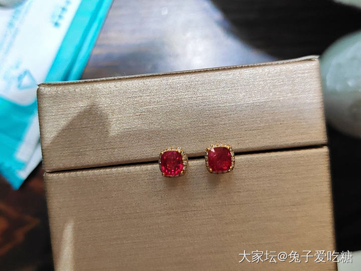晒一对绝地武士红尖晶耳钉_彩色宝石
