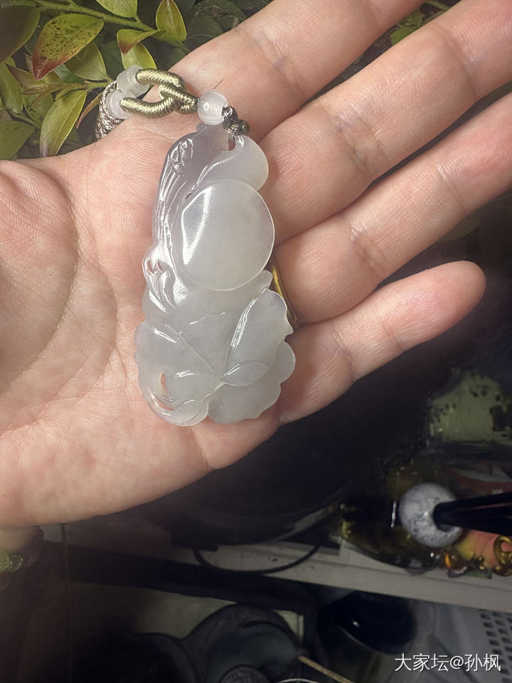新买的两个烟紫吊坠_和田玉