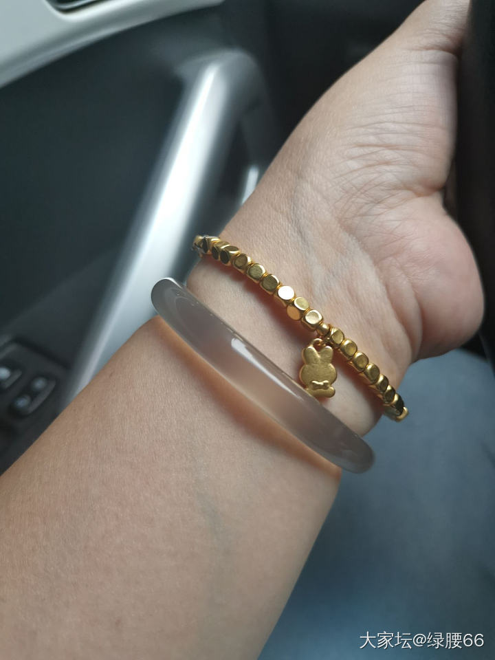 消费降级，戴玛瑙手镯来臭美一下吧🥰_手镯玛瑙
