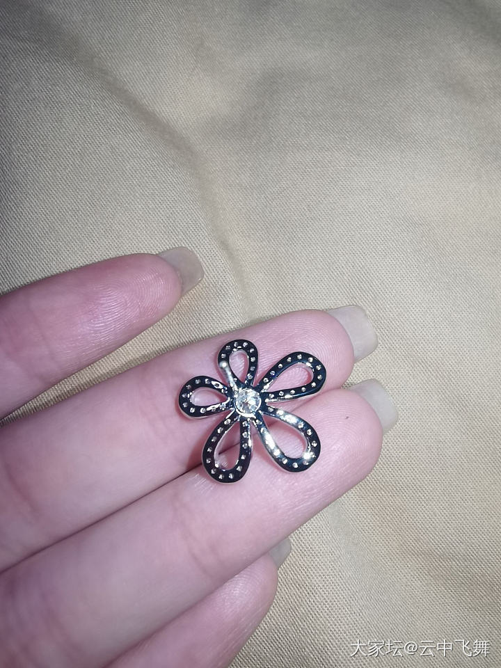 七夕节礼物_玉髓玛瑙耳钉铂金
