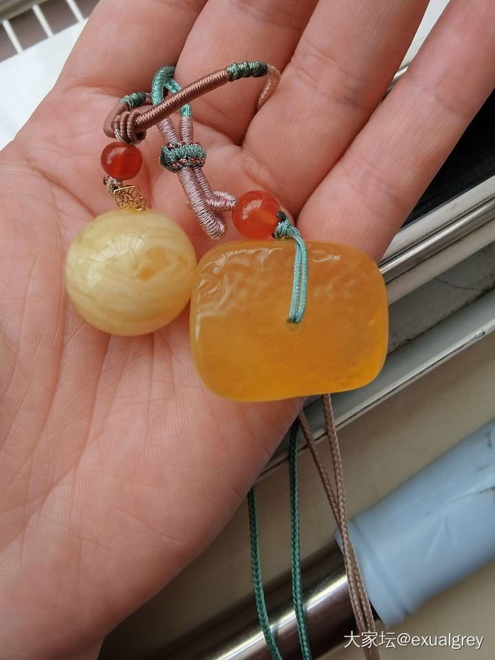 买了两块蜜蜡原石吊坠_琥珀蜜蜡