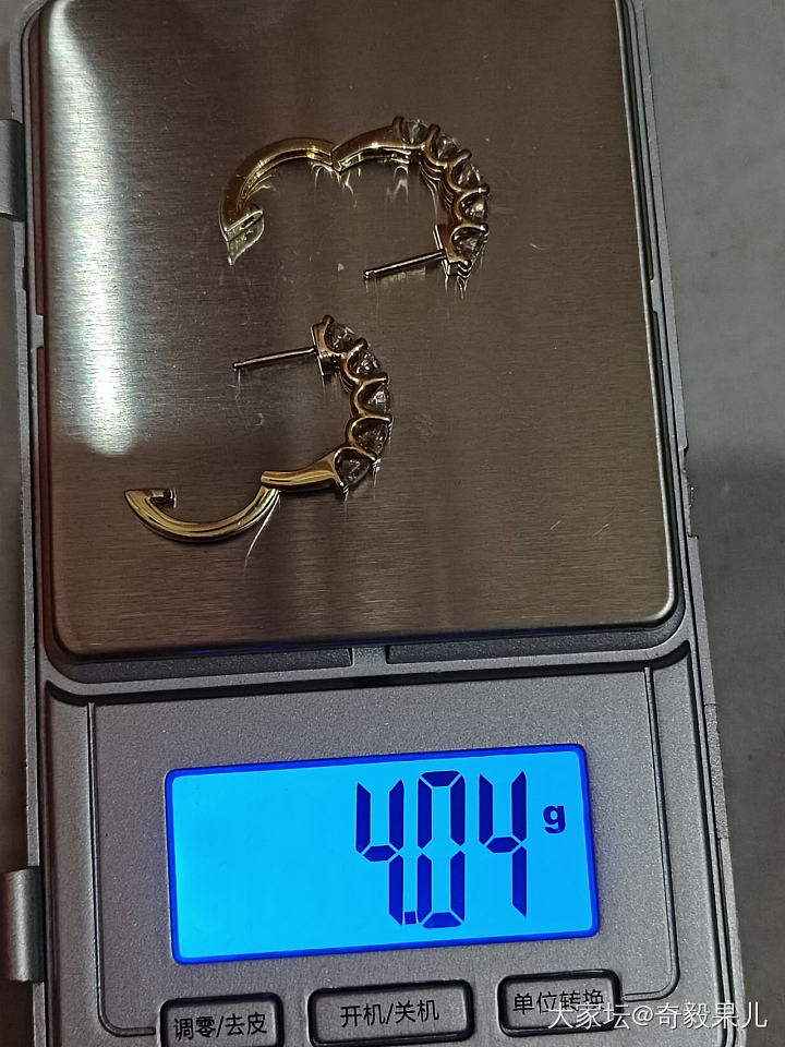 培育钻耳环_钻石
