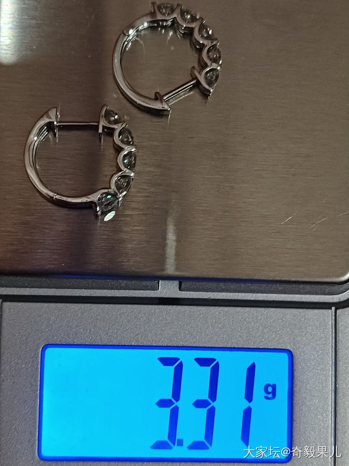 培育钻耳环_钻石