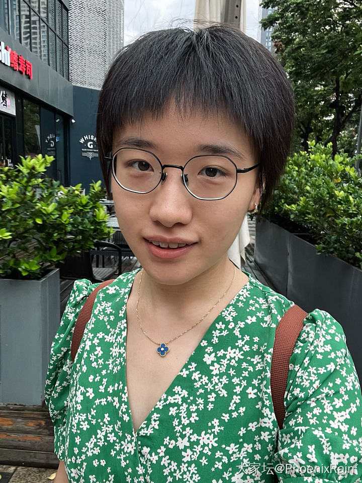 培育钻耳环_钻石