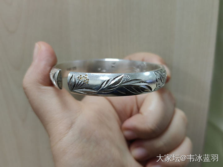 办公室的玩具 们_手饰崖柏琥珀蜜蜡银