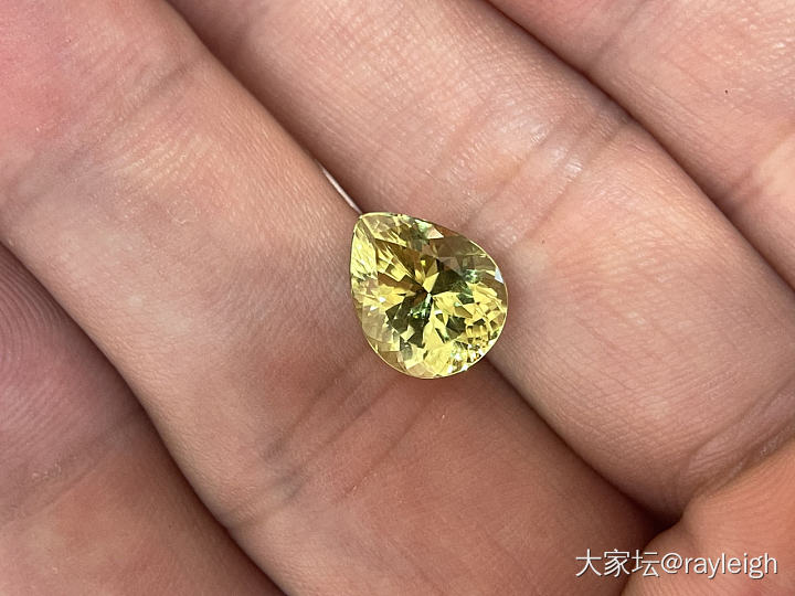 金绿宝石5.2克拉_彩色宝石