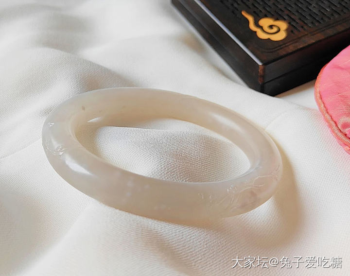 有梅无雪不精神_和田玉