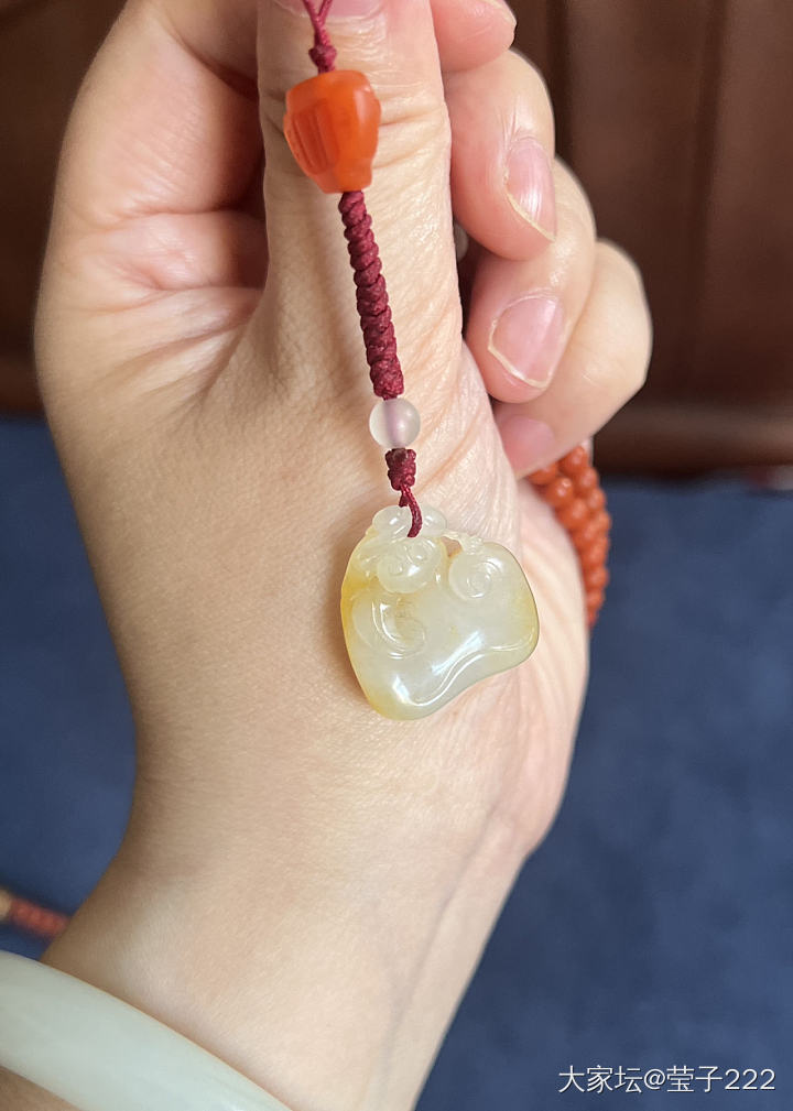 你能看见如意上趴了一只小猴子吗？_和田玉