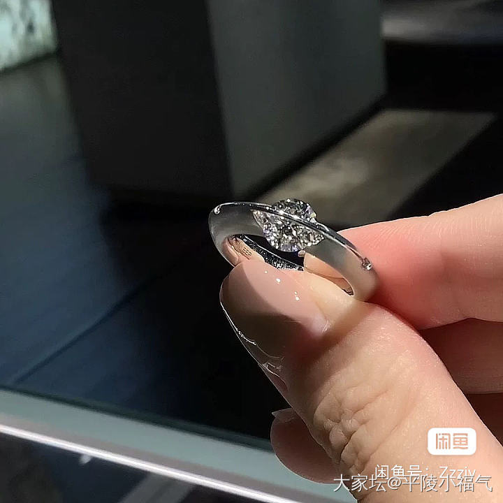 发现一个款式觉得还挺好看_戒指彩色宝石