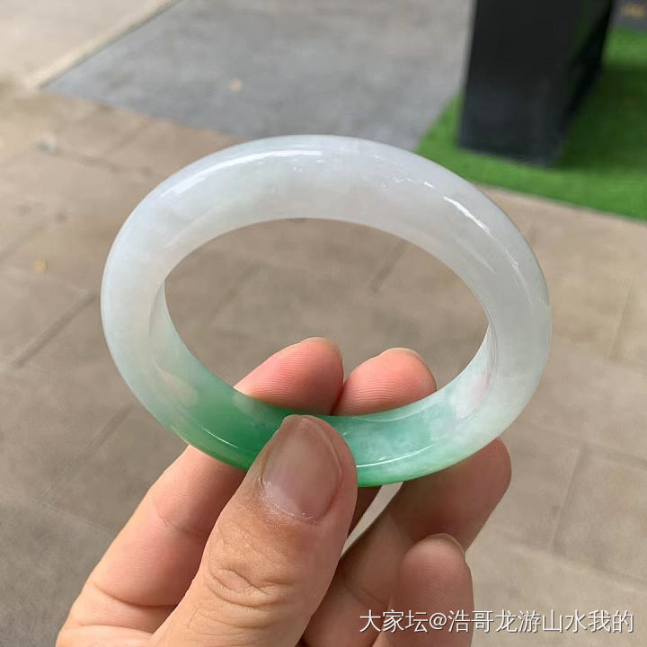 奥定家这两只极品镯子，好漂亮_商户翡翠