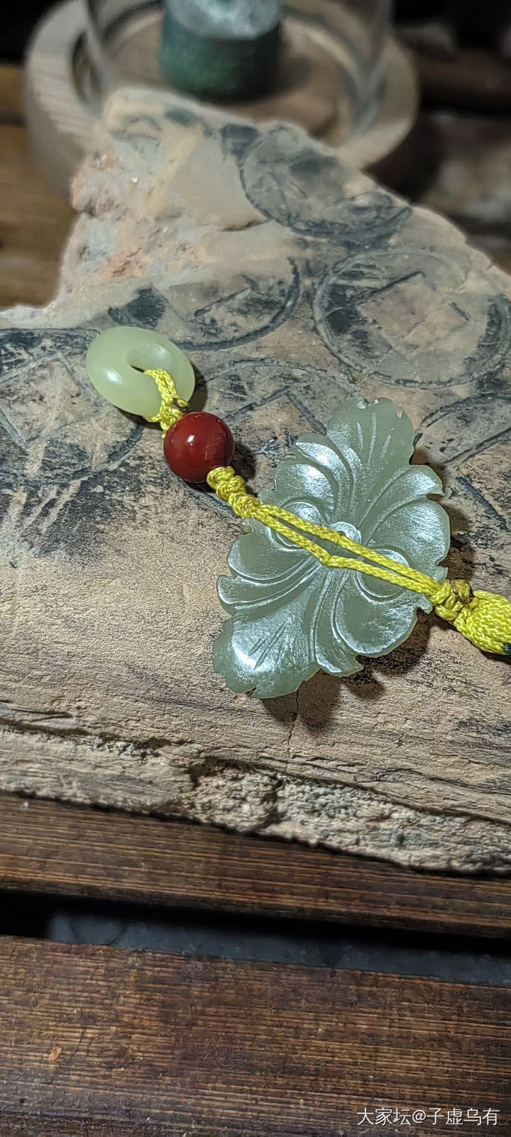 清代帽花，设计了一个小坠子_和田玉