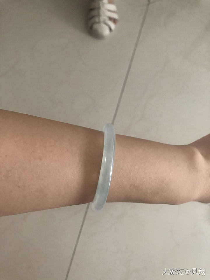 真心求问这样的镯子平洲小万能买到吗_手镯翡翠