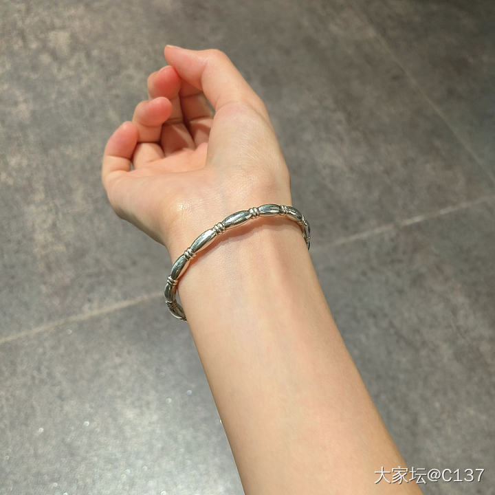 一只藕节银镯_手镯银