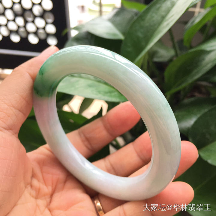 阳绿翡翠胖圆条58MM_翡翠