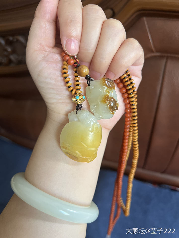 经常戴的四小只_挂件和田玉