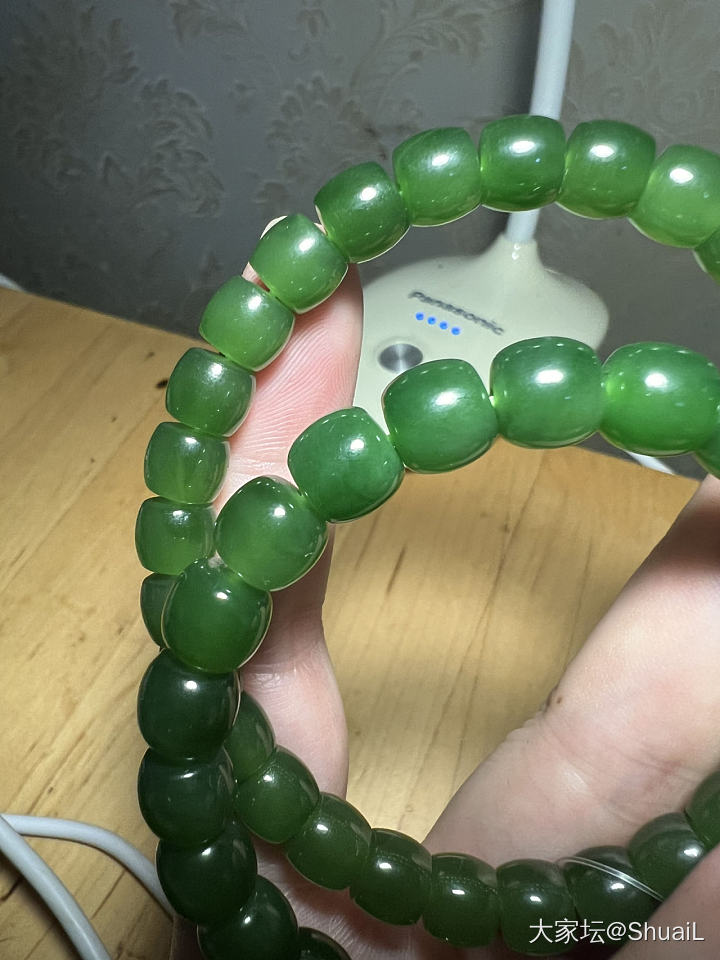求问粗的好还是细的好呢_碧玉珠串玉石