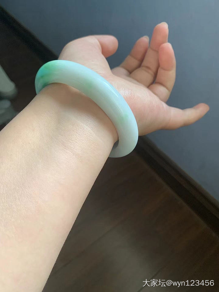 小千薅来的镯子，值不值？_翡翠